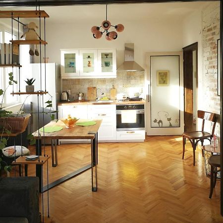 Sunny Downtown Apartment For 4 Sofia Buitenkant foto