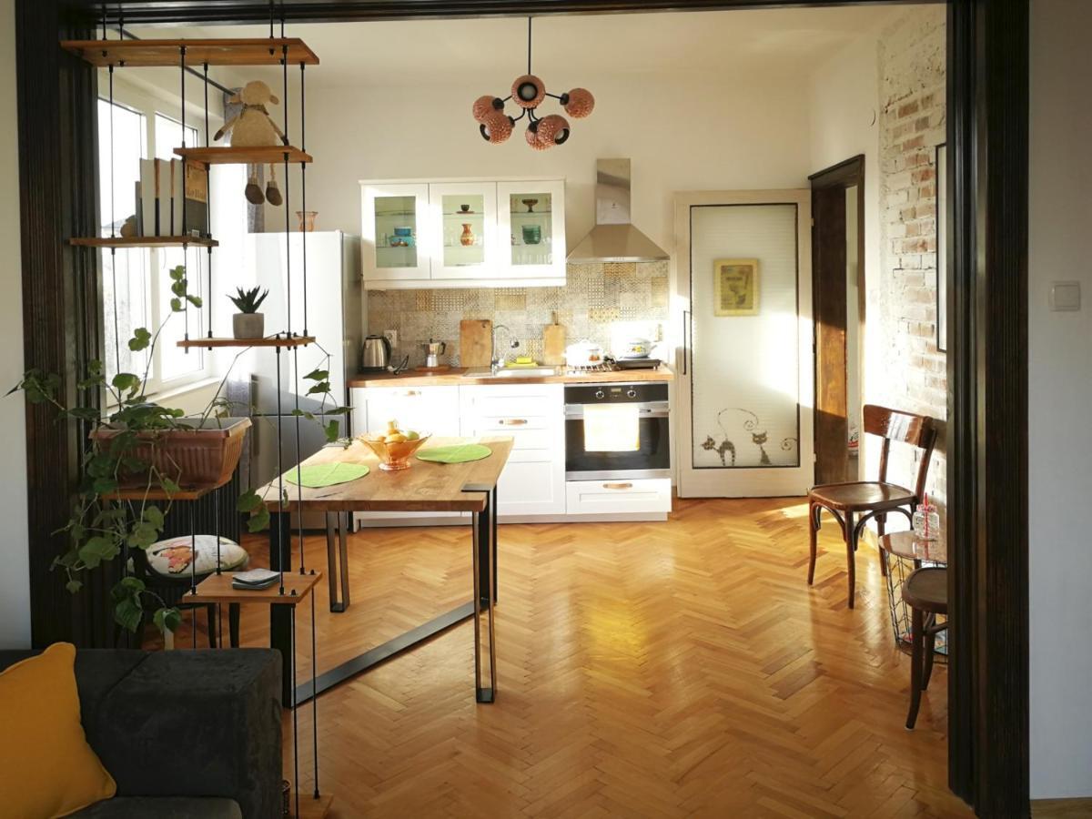 Sunny Downtown Apartment For 4 Sofia Buitenkant foto