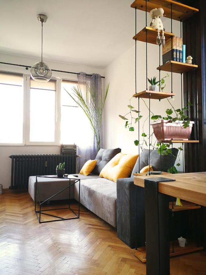 Sunny Downtown Apartment For 4 Sofia Buitenkant foto