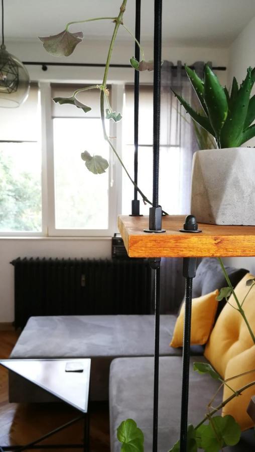 Sunny Downtown Apartment For 4 Sofia Buitenkant foto