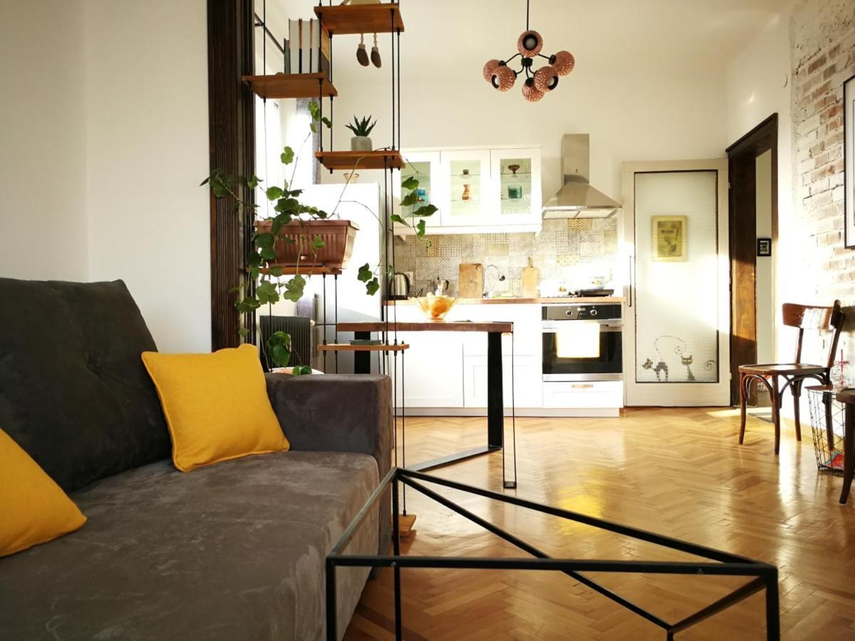 Sunny Downtown Apartment For 4 Sofia Buitenkant foto